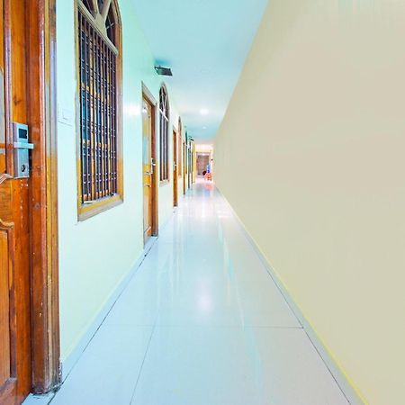 Super Townhouse Mancherial Mancherāl Esterno foto